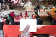方面，我需要一个吸引人且明确的标题。比如在校申请书写作指南，从选择到完成的全攻略这样的标题，既涵盖了写作过程，又说明了内容的全面性
