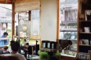 好，用户让我写一篇关于英国怎么申请奖学金的文章，还给了标题和内容的要求。首先，我需要确定标题，要吸引人又准确。可能用英国学生申请奖学金的全指南，从准备到成功这样的标题，既全面又明确
