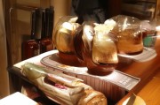 好，用户让我写一篇关于怎么自己申请大学留学的文章，先写标题，再写内容，内容不少于994个字。首先，我需要确定文章的结构。通常，这类文章可以分为几个部分，引言、准备阶段、申请流程、注意事项以及总结