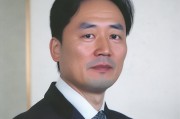 好，用户让我写一篇关于钉钉卡怎么申请的文章，标题和内容都要写。首先，我需要明确用户的需求。他们可能是一个钉钉的新用户，或者遇到了申请钉钉卡的问题，想要了解流程和注意事项