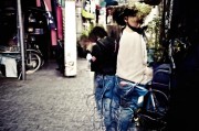 方面，要简洁明了，同时包含关键词抖音团购链接怎么申请。比如抖音团购链接怎么申请？步骤详解及注意事项这样的标题，既点明了主题，又涵盖了关键信息