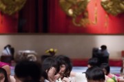 接下来，我得考虑文章的结构。标题要吸引人，同时又能准确反映内容。比如虎牙直播徽章申请指南，从新手到大师的进阶之路这样的标题，既说明了申请徽章的方法，又暗示了从新手到大师的提升过程，应该能吸引读者