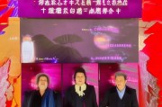 嗯，用户让我写一篇关于柜员转岗申请的文章，标题和内容都要写。首先，我得理解用户的需求。他们可能是一家银行的柜员，想要转岗，所以需要一份正式的申请书。用户可能不太清楚怎么写，或者需要一些模板参考