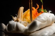 好，用户让我写一篇关于考研调剂申请的文章，标题和内容都要写。首先，我得确定标题，得简洁明了，又能吸引人。可能用2023考研调剂申请指南，从困惑到成功这样的标题，既点明了主题，又有激励性