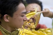 好，用户让我写一篇关于如何申请旅行社的文章，标题已经给出，内容要不少于839个字。首先，我需要明确文章的结构，确保涵盖所有关键点