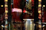 好，用户让我写一篇关于香港依亲政策申请的文章，标题和内容都要写。首先，我需要明确依亲政策是什么，它在香港有什么作用。依亲政策主要是为了帮助香港的低收入家庭，让他们能够负担子女的教育费用，对吧？