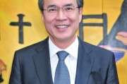 好，我现在要帮用户写一篇关于落户申请报告怎么写的文章。首先，我得理解用户的需求。用户可能需要一篇指导性的文章，帮助他们撰写落户申请报告，字数不少于917字，还有标题