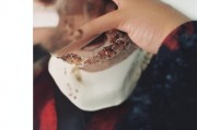 好，用户让我写一篇关于新加坡读研怎么申请的文章，还给了标题和内容的要求。首先，我需要确定标题，要简洁明了，又能吸引读者。新加坡读研申请是一个比较热门的话题，所以标题要体现这一点