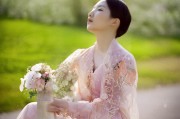 方面，我需要吸引人且明确。比如商家如何优雅地拒绝退款申请，避免负面影响的实用策略这样的标题，既说明了主题，又暗示了策略的重要性
