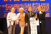 好，我现在要帮用户写一篇关于入团申请高中书的文章。首先，我得理解用户的需求。他们需要一篇不少于823个字的文章，标题和内容都要写出来。关键词是入团申请高中书，所以文章应该围绕这个主题展开