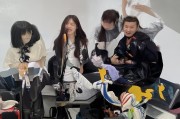 好，用户让我写一篇关于如何在微信中添加微粒贷以及如何申请的文章，标题已经给出，内容需要不少于875个字。首先，我需要明确文章的结构，确保涵盖所有关键点